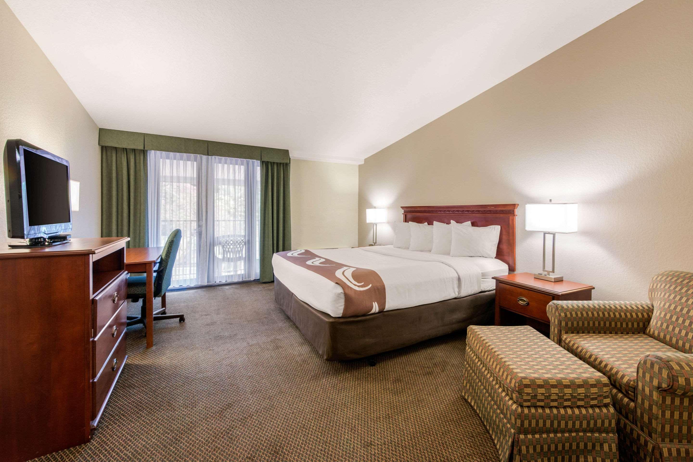 Quality Inn & Suites Tarpon Springs South Exterior foto